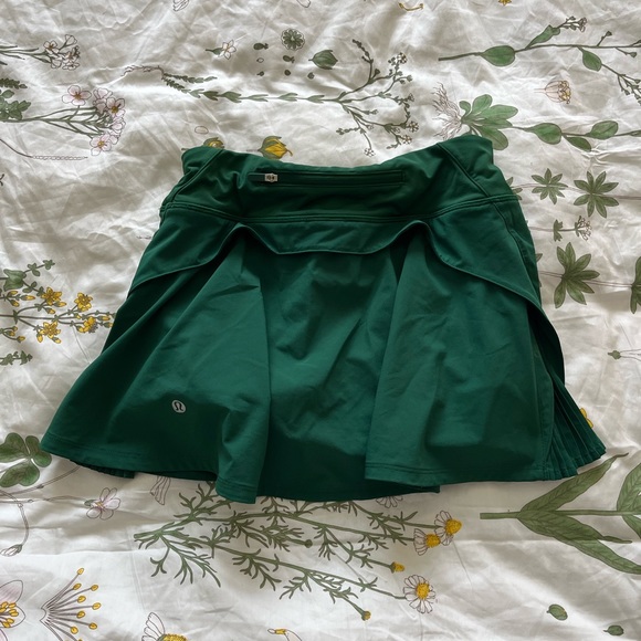 Lululemon play off the pleats tennis skirt - Picture 3 of 4